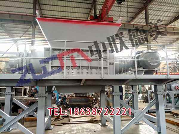 江西移動式金屬撕碎機破壓塊